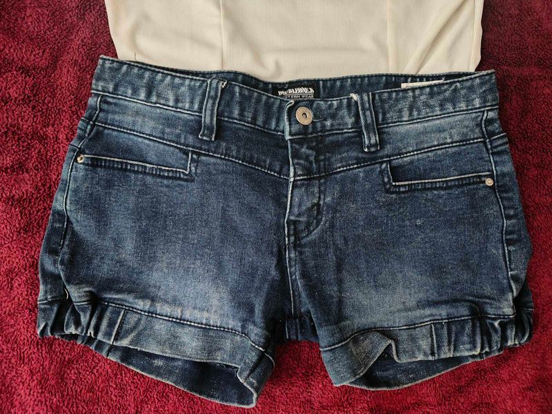 mini sorts (hot pants)