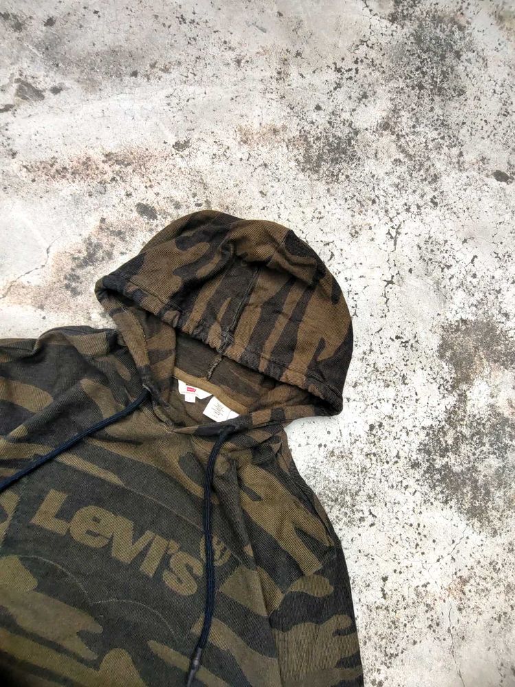 Levi's Camo Hoodie / Warm T-shirt