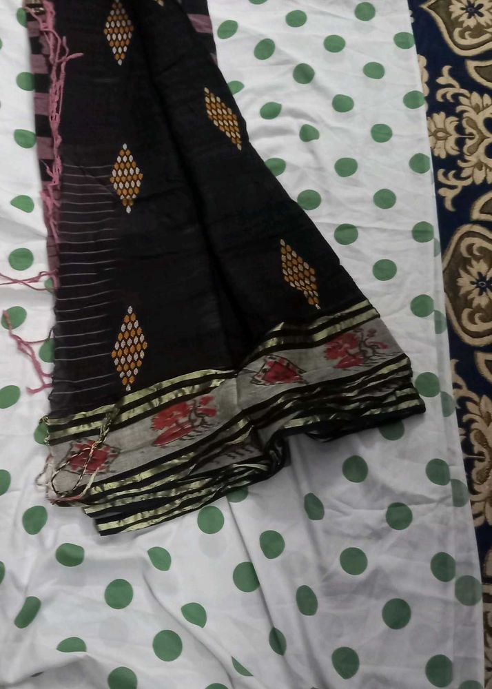 Black Saree with Diamond &amp; Floral Border