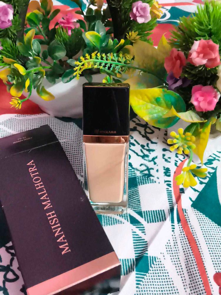 MyGlamm Manish Malhotra Beauty Skin Awakening Foun
