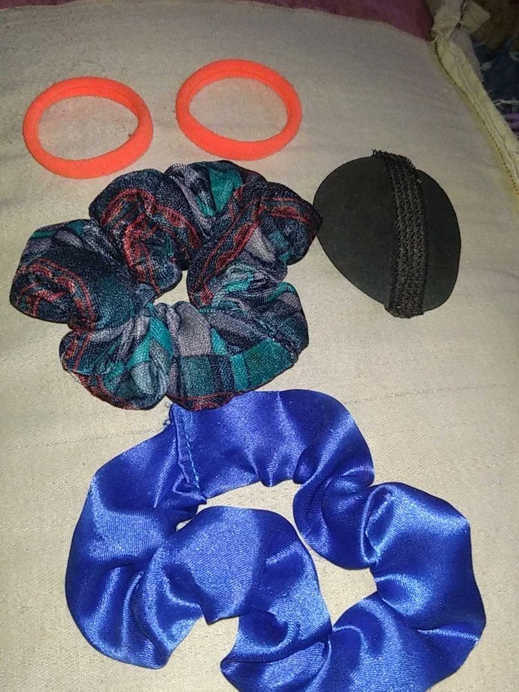 Set of 3 Scrunchies &amp; Hair Accessories