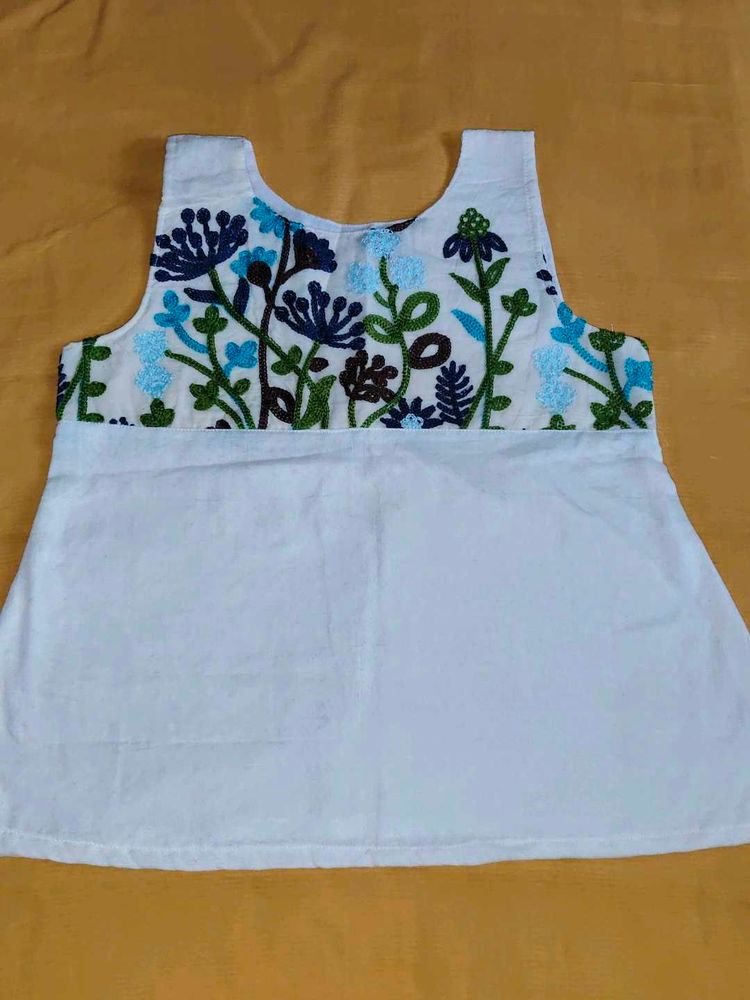 Embroidered White Kurti