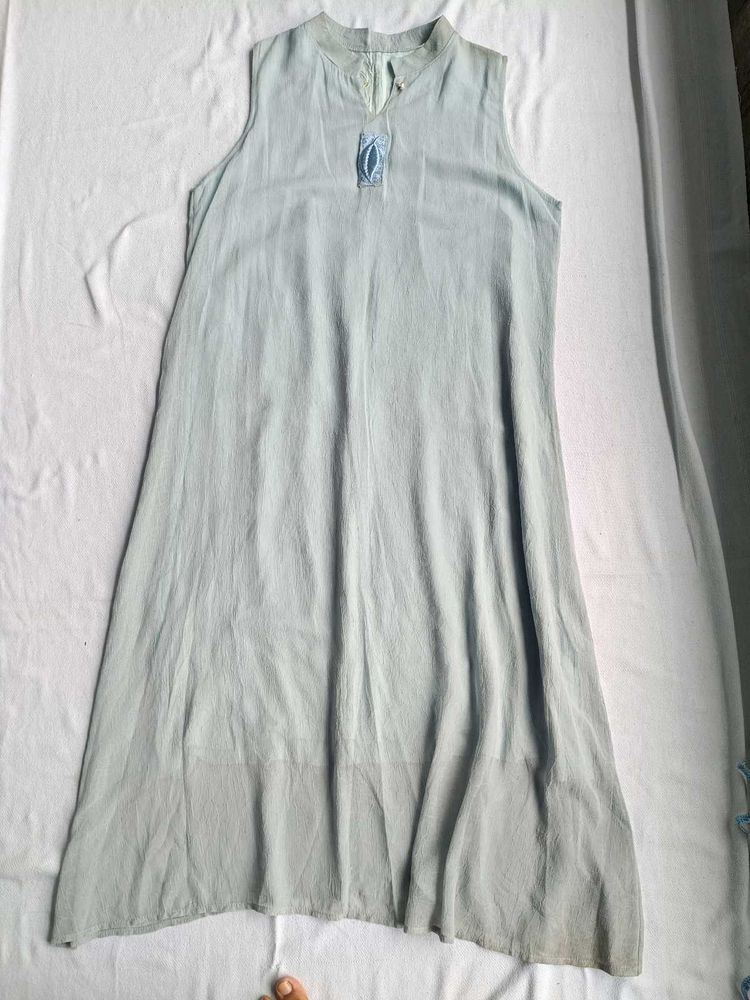 Elegant Light Blue Sleeveless Dress