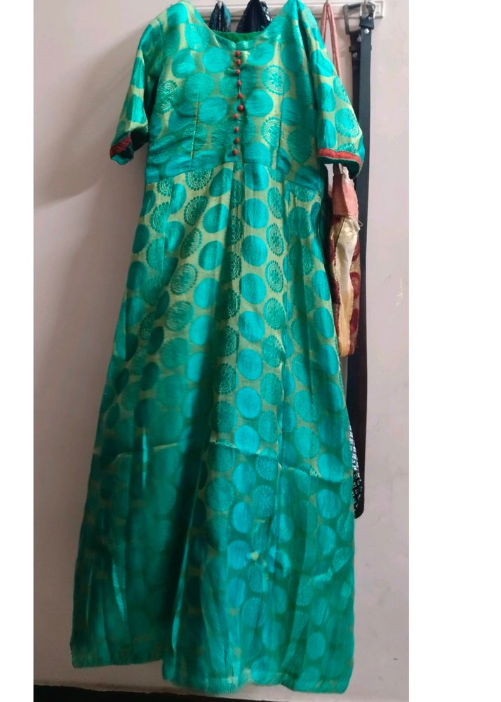 Ethenic Banarasi Gawn