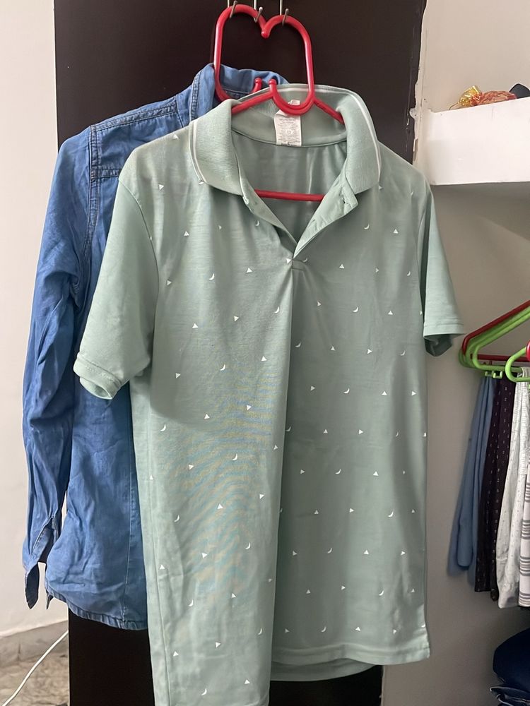 2 tshirt in one frame