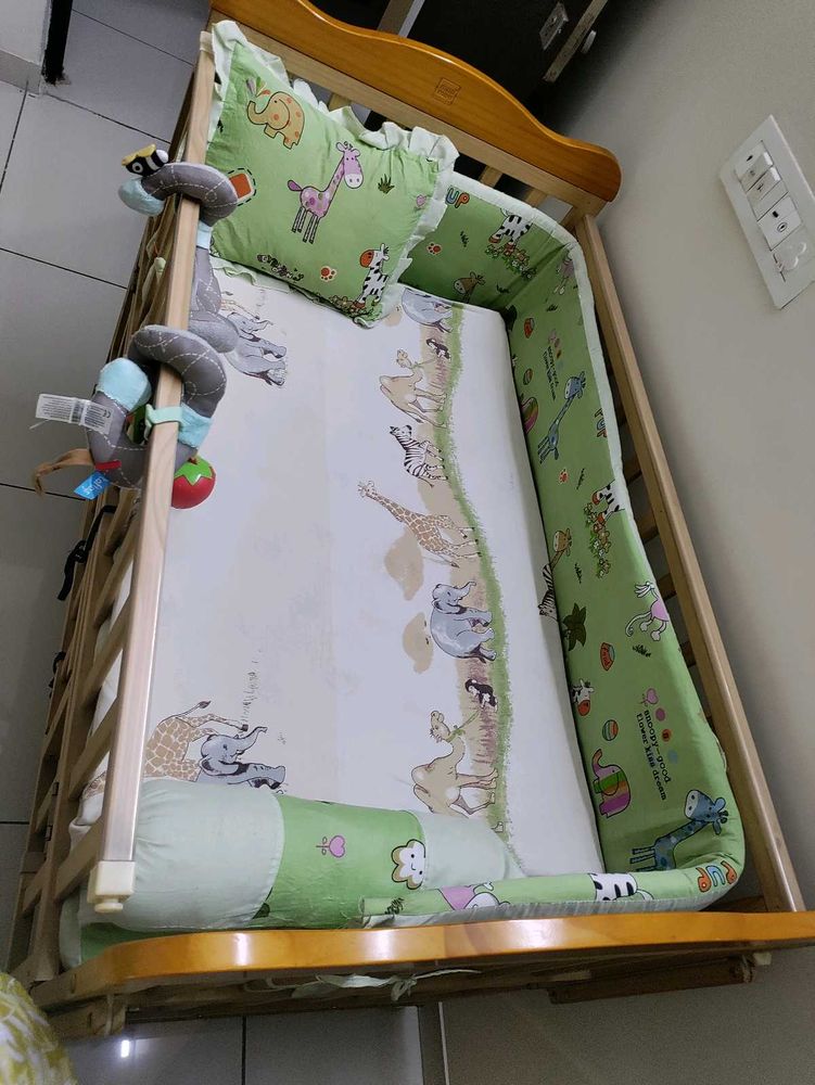 baby crib &amp; cot