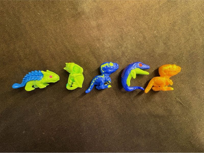 kinder joy 5 Jurassic par Figure