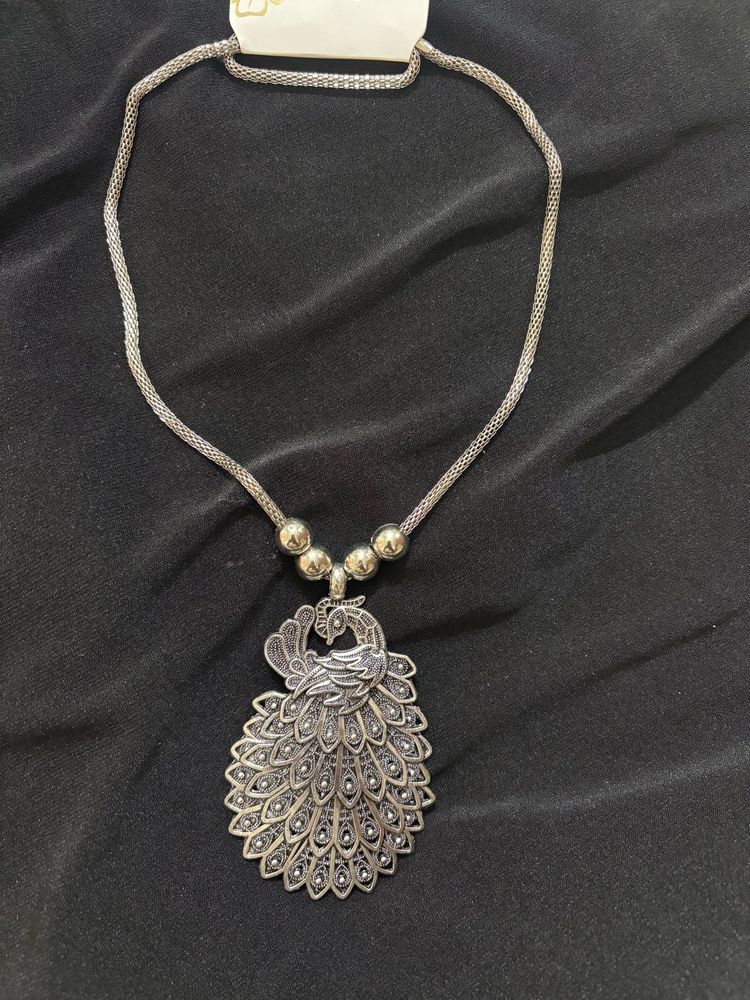 Elegant Peacock Pendant Necklace
