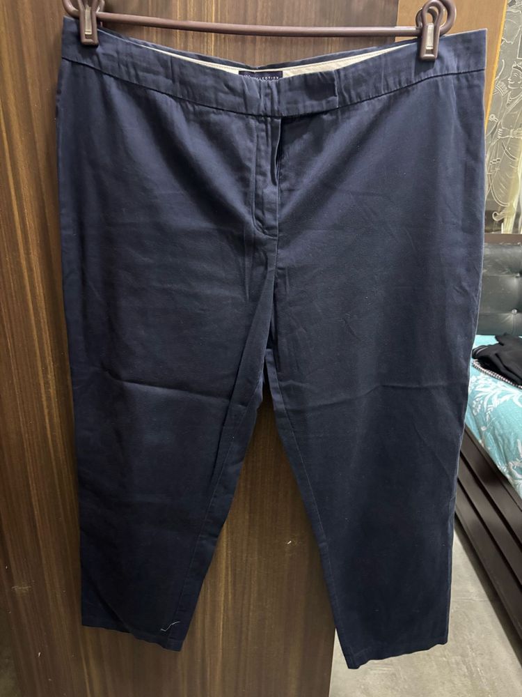 Classic Navy Cropped Pants