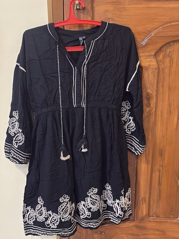 L.o.v. by westside Black Embroidered Boho Kurta