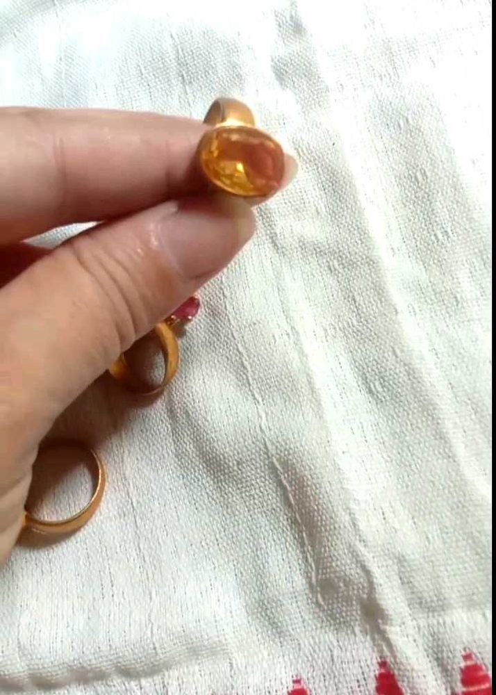 Gold Tone Ring with yellow Stone