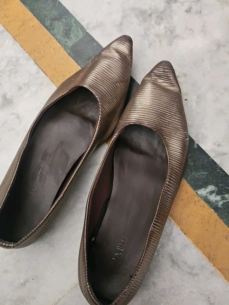 Chic Pointed Toe Flats