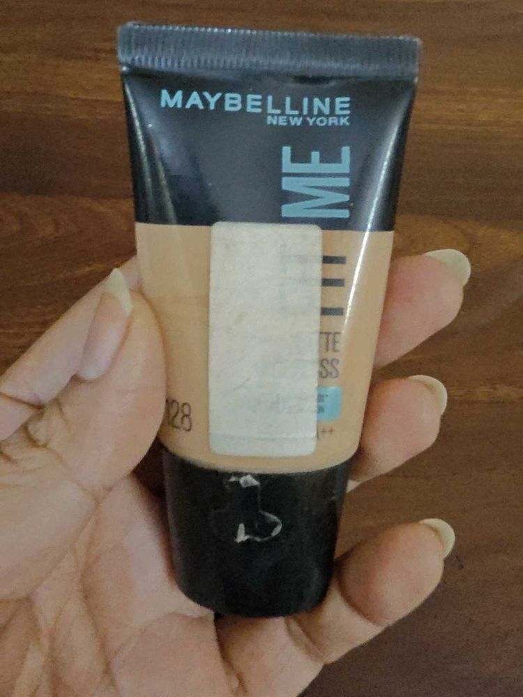 Maybelline Matte Poreless Foundation