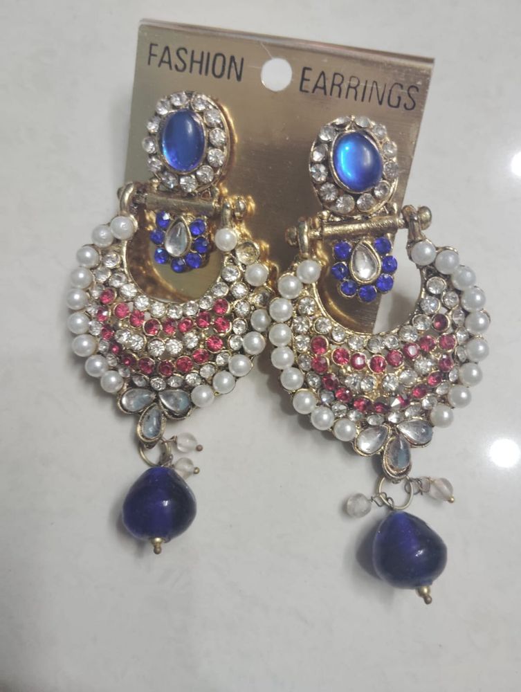 Fashion Earrings with Blue Stones