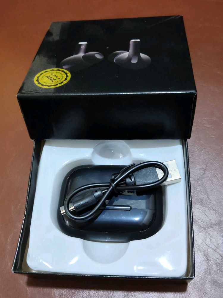 Wireless Earbuds with Charging Case