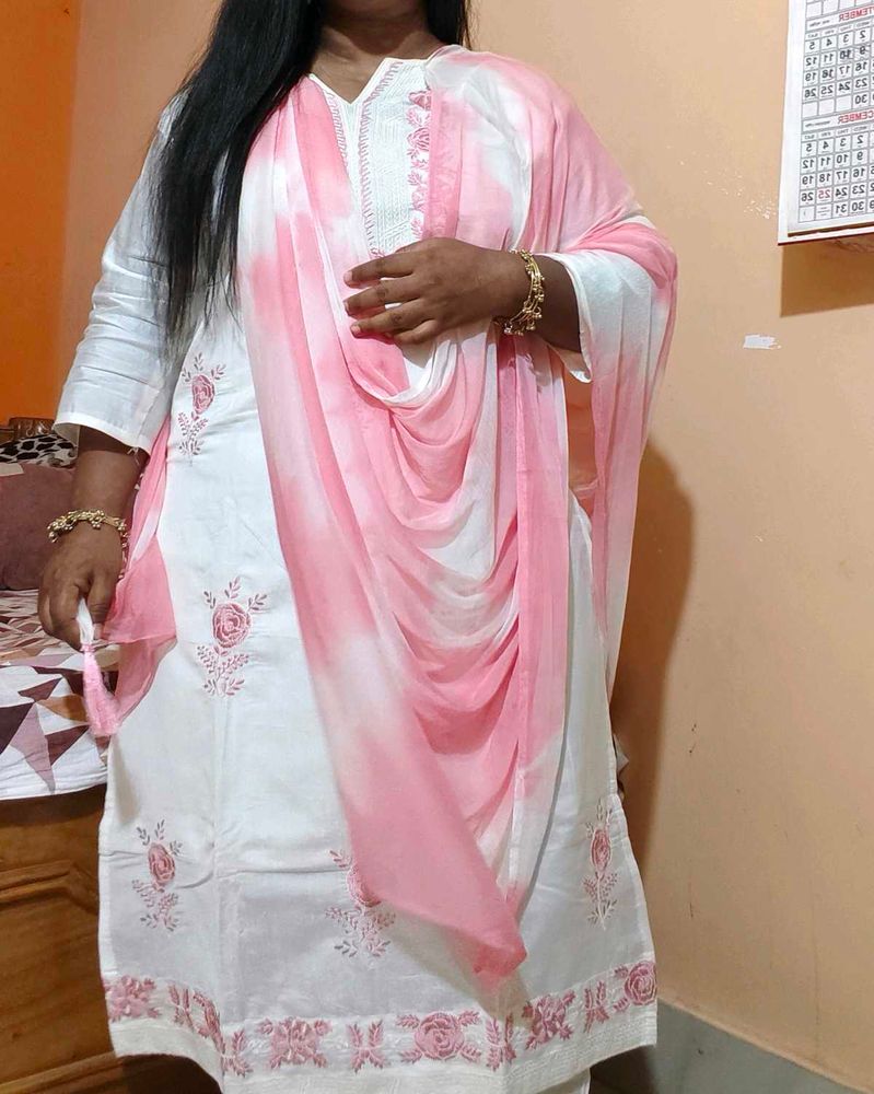 Elegant White &amp; Pink Kurta Set