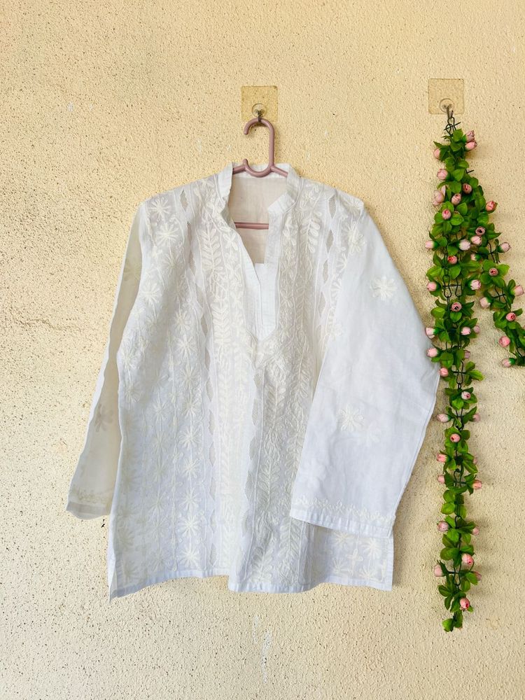 Elegant White Chikankari Kurta