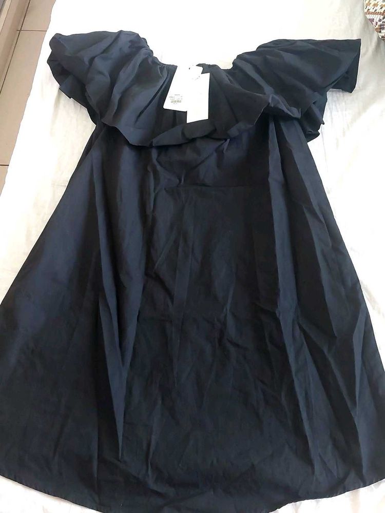 Chic Off-Shoulder Ruffle Dress