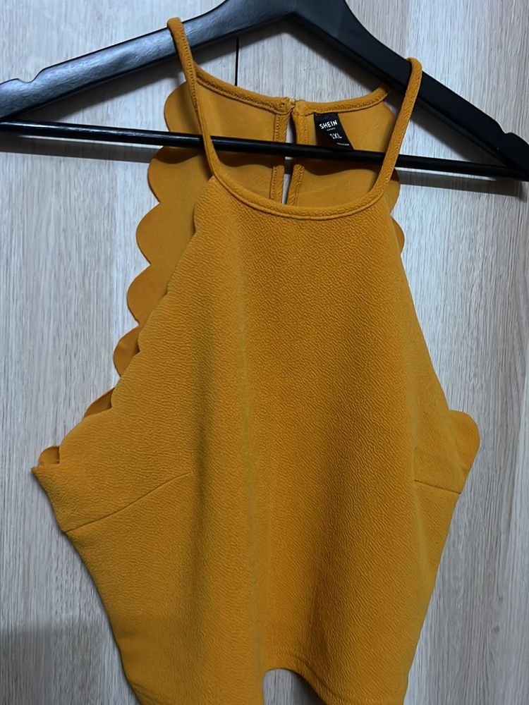 Very Cute Mustard Top