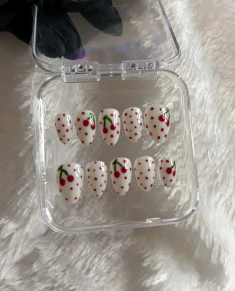 Red cherry nails 🍒