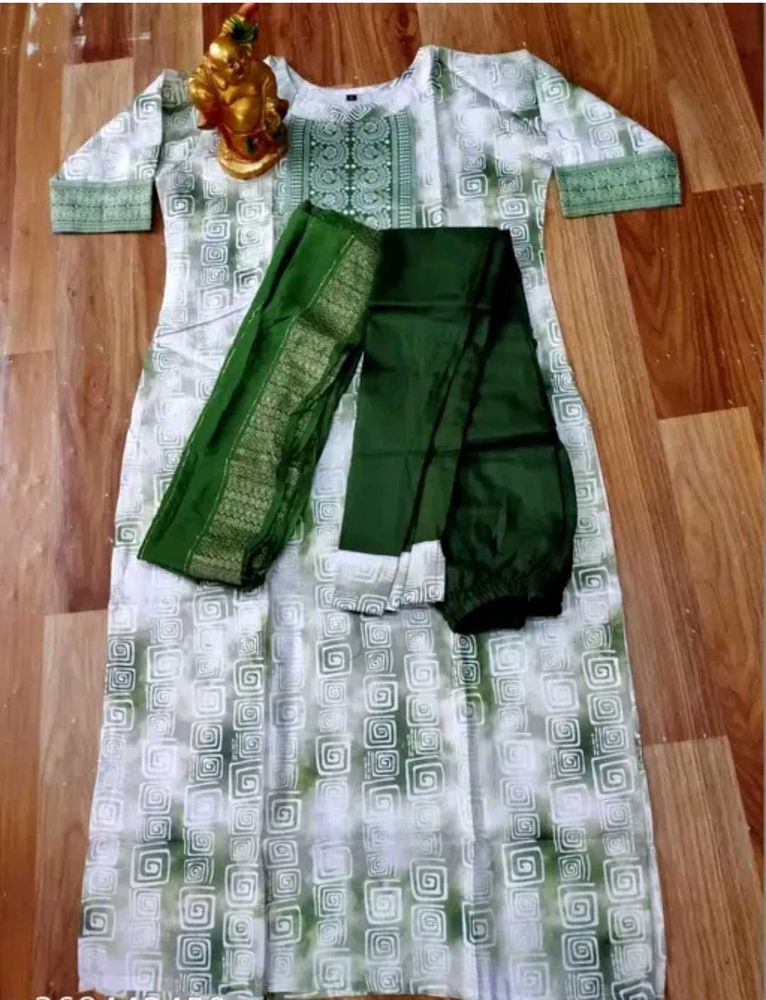 Green &amp; White Printed Kurta Set