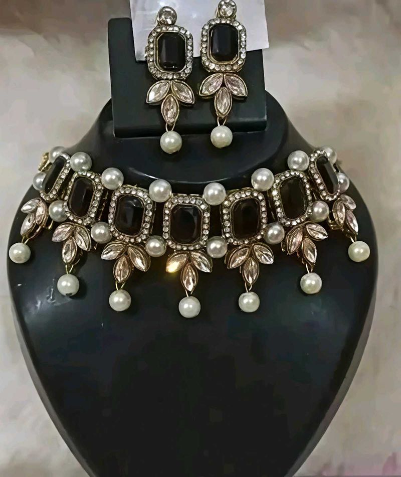 Elegant Black Stone &amp; Pearl Necklace Set