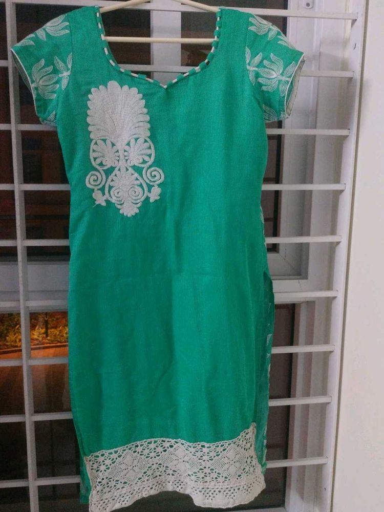 Size XS Green Embroidered Kurta with Dupatta