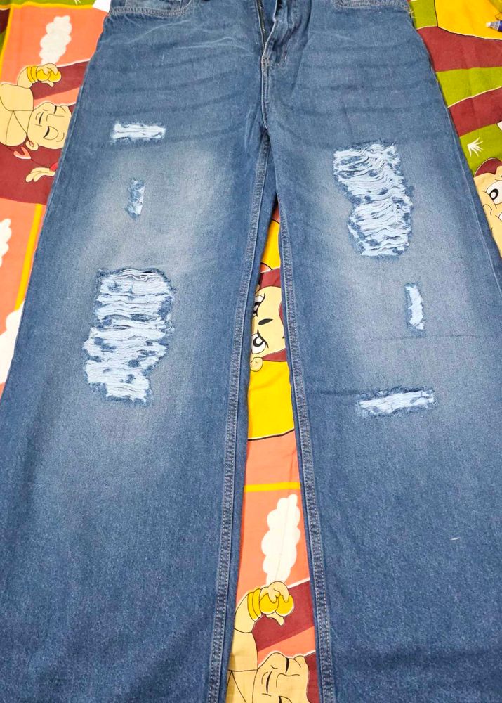 Distressed Wide Leg Jeans
