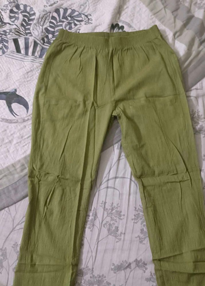 Women's Green Ethnic legis