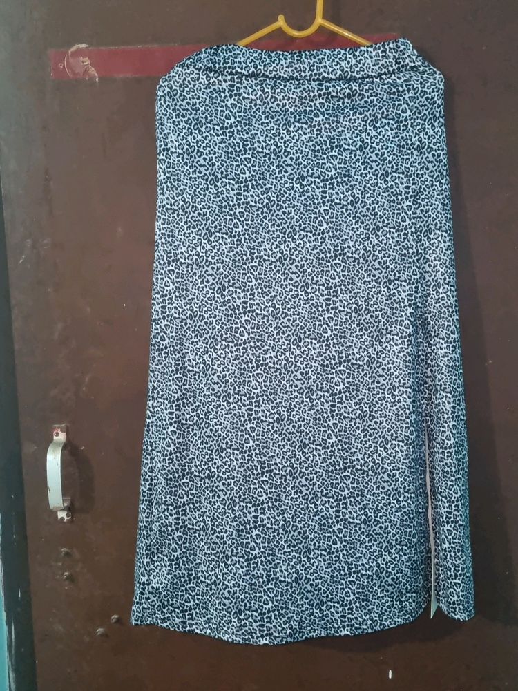URBANIC SIDE SPLIT SKIRT