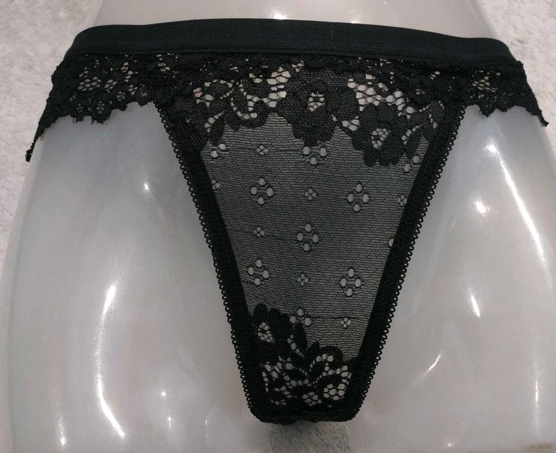 Elegant Black Lace Thong 🖤