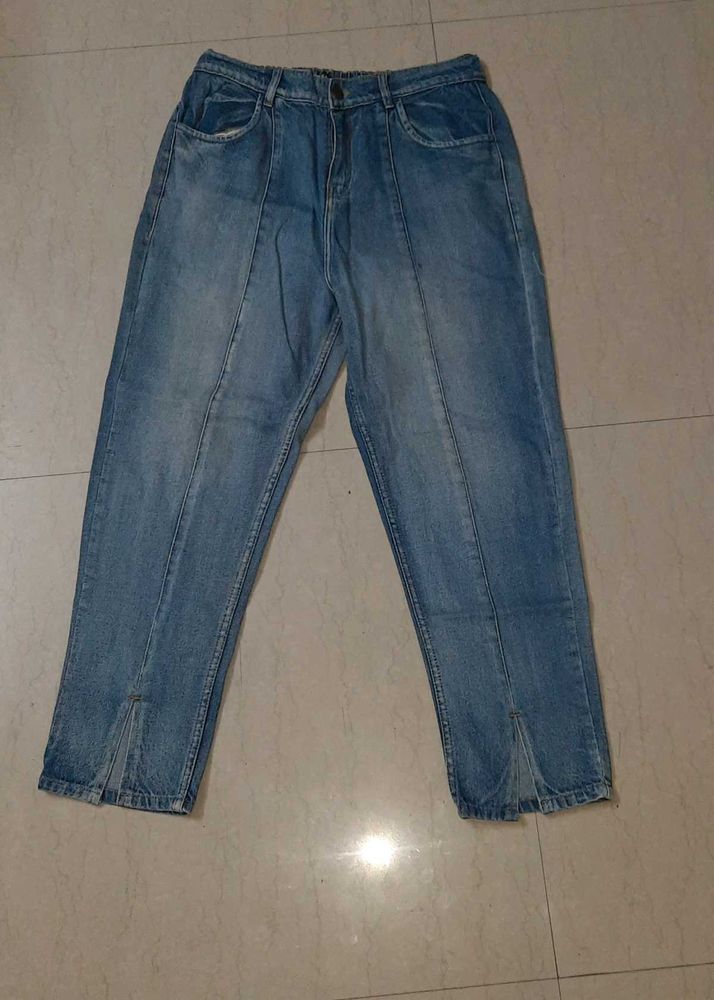 Stylish Split-Hem Denim Jeans