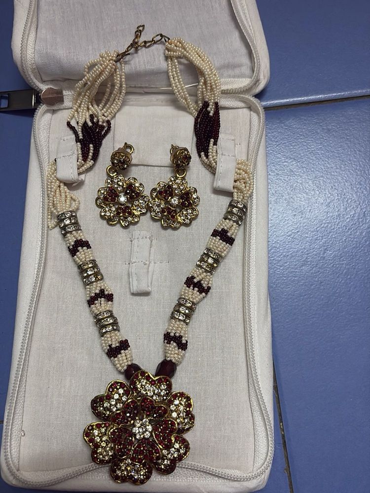 Elegant Necklace &amp; Earring Set