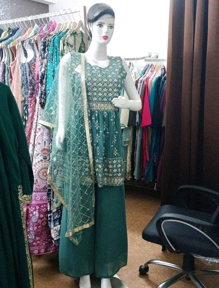 Elegant Emerald Kurta Set with Dupatta
