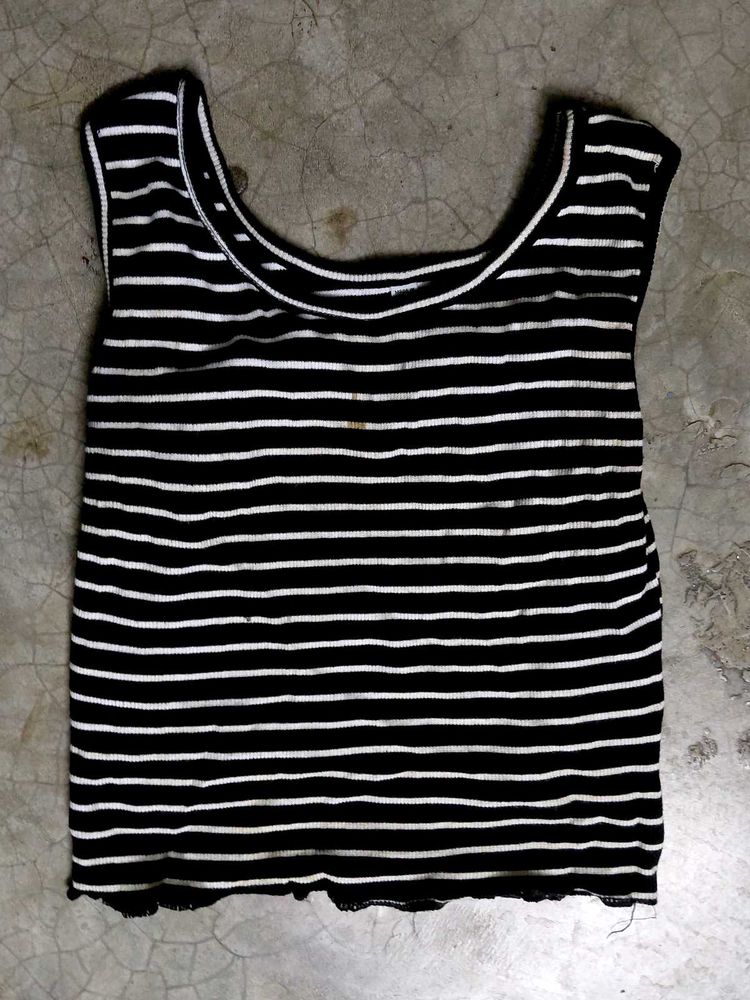 Cute Black &amp; White Striped Tank Top