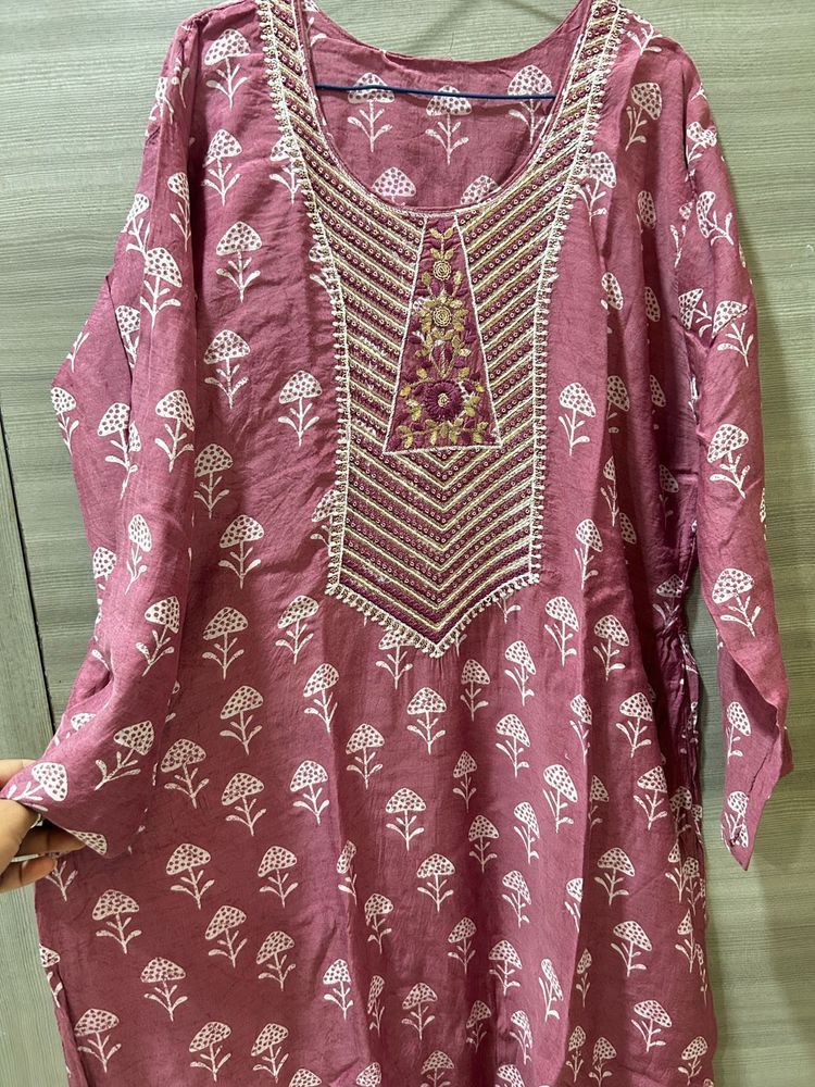 Embroidered Pink Floral Kurta with leggy and dupat