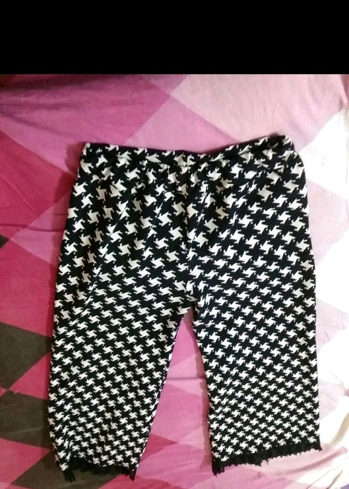 Palazzo Black N White Printed Crepe Size36-40