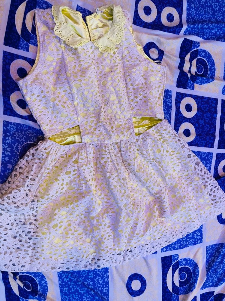 Stylish Cut-Out Lace Dress