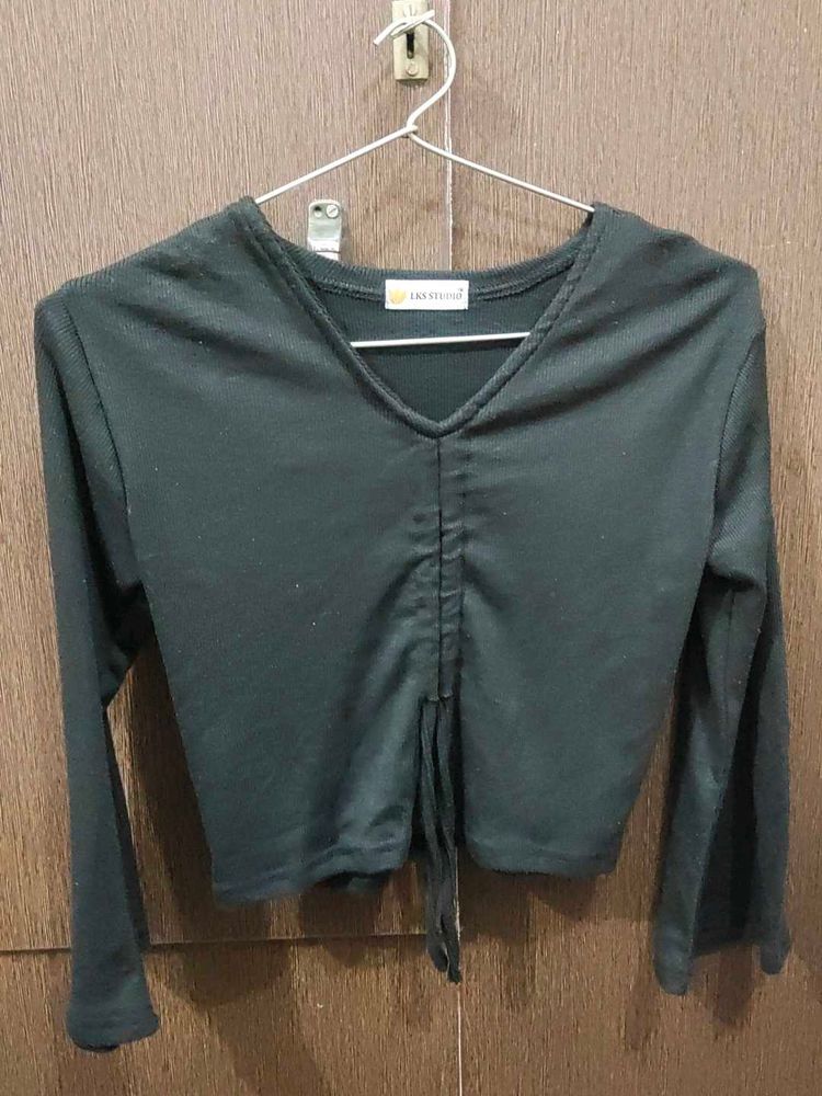 A solid black top for daily use