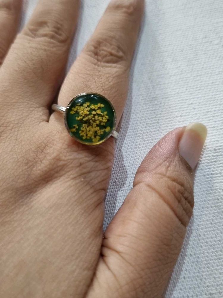 Resin Floral Ring