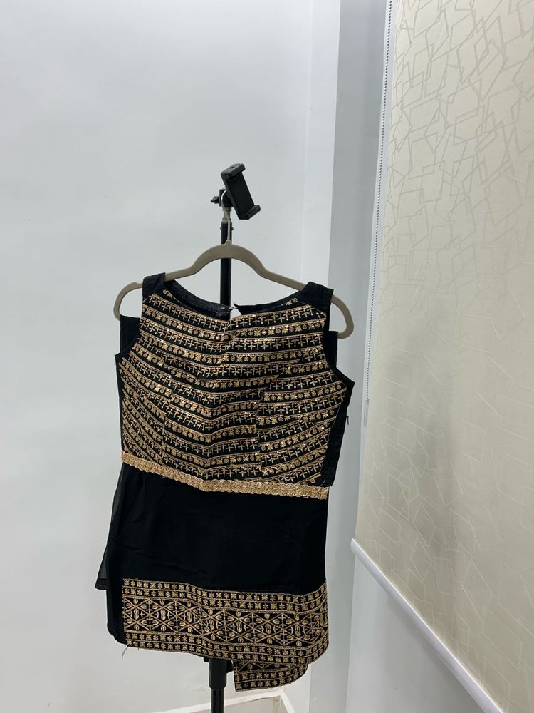 Designer Black &amp; Gold Saree Set