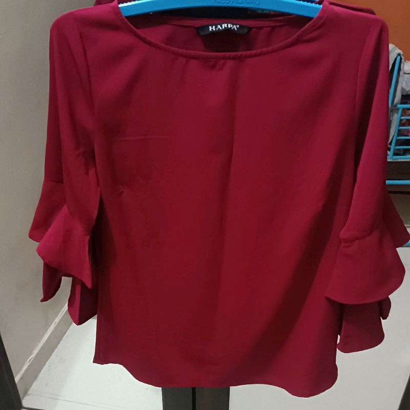 Top With Hand Frill