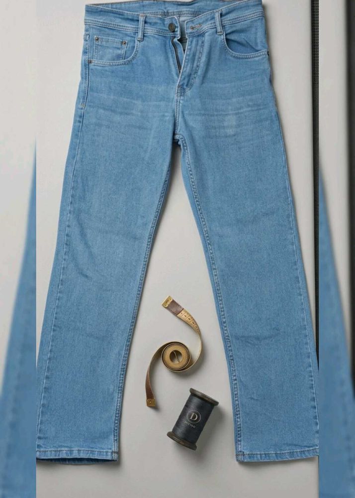 Light Wash Relaxed Fit Jeans