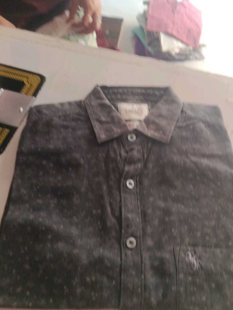 Men's Patterned Button-Down Shirt