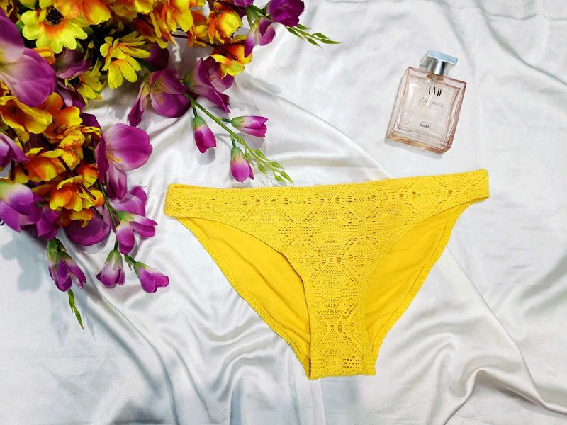 🇳🇿💫🎀Yellow Crochet Bikini Bottom