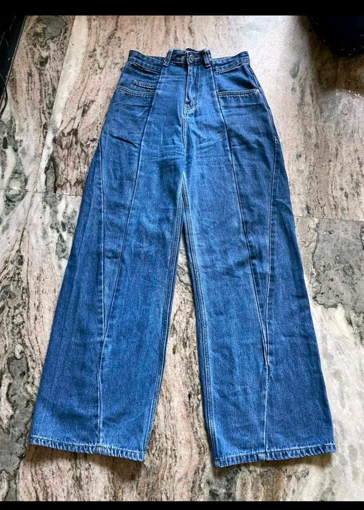 Stylish High-Waisted Wide-Leg Jeans