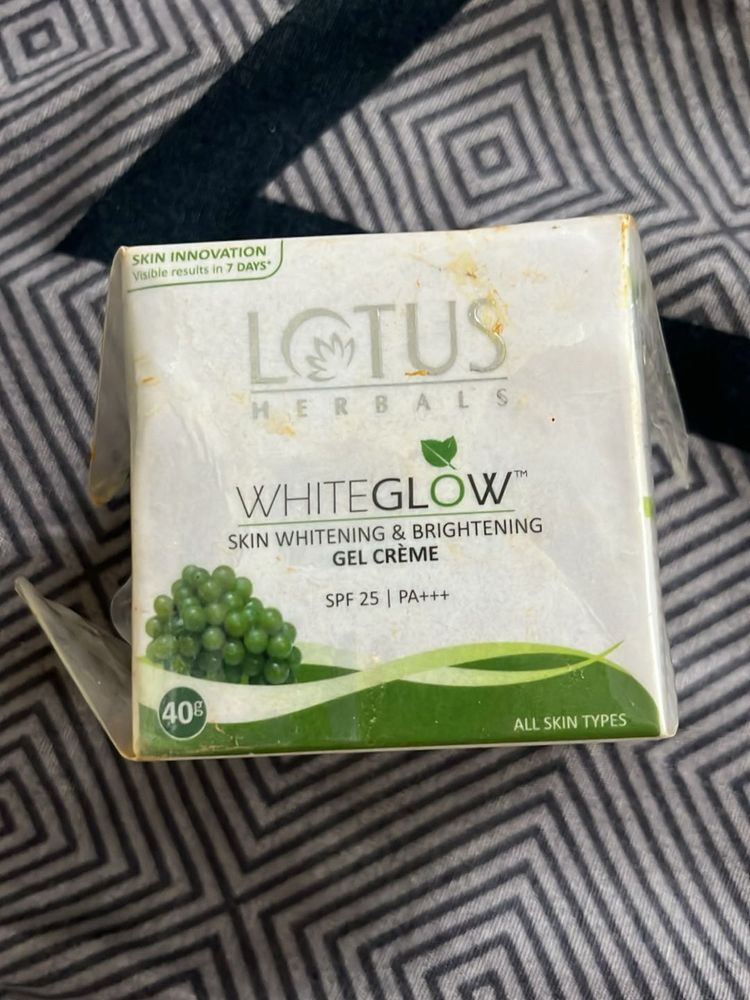 Lotus Herbals WhiteGlow Gel Creme