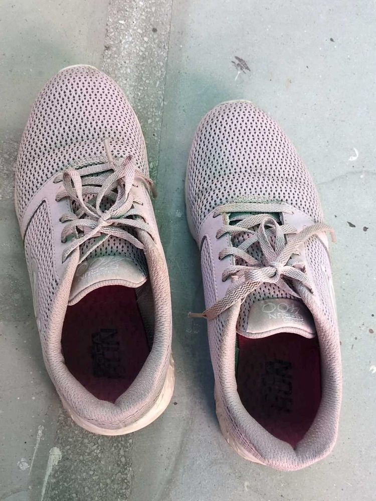 Used Skechers Shoes