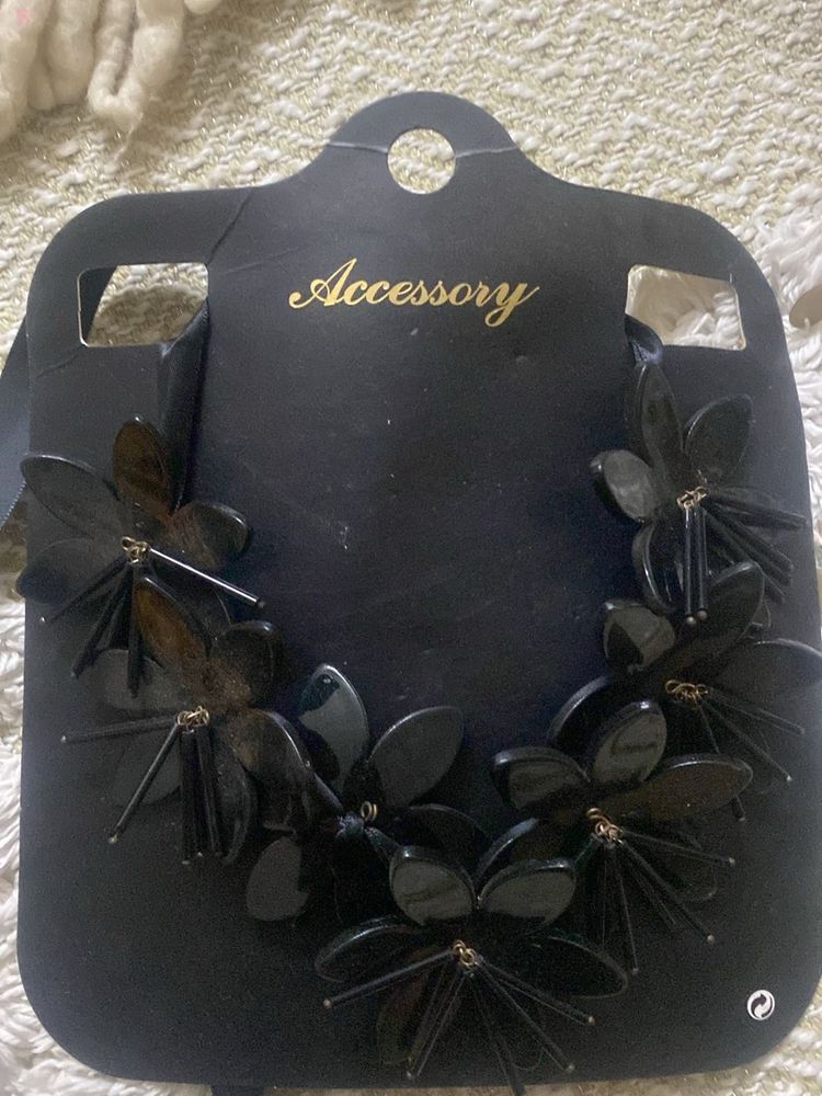 Stylish Black Flower Accessory