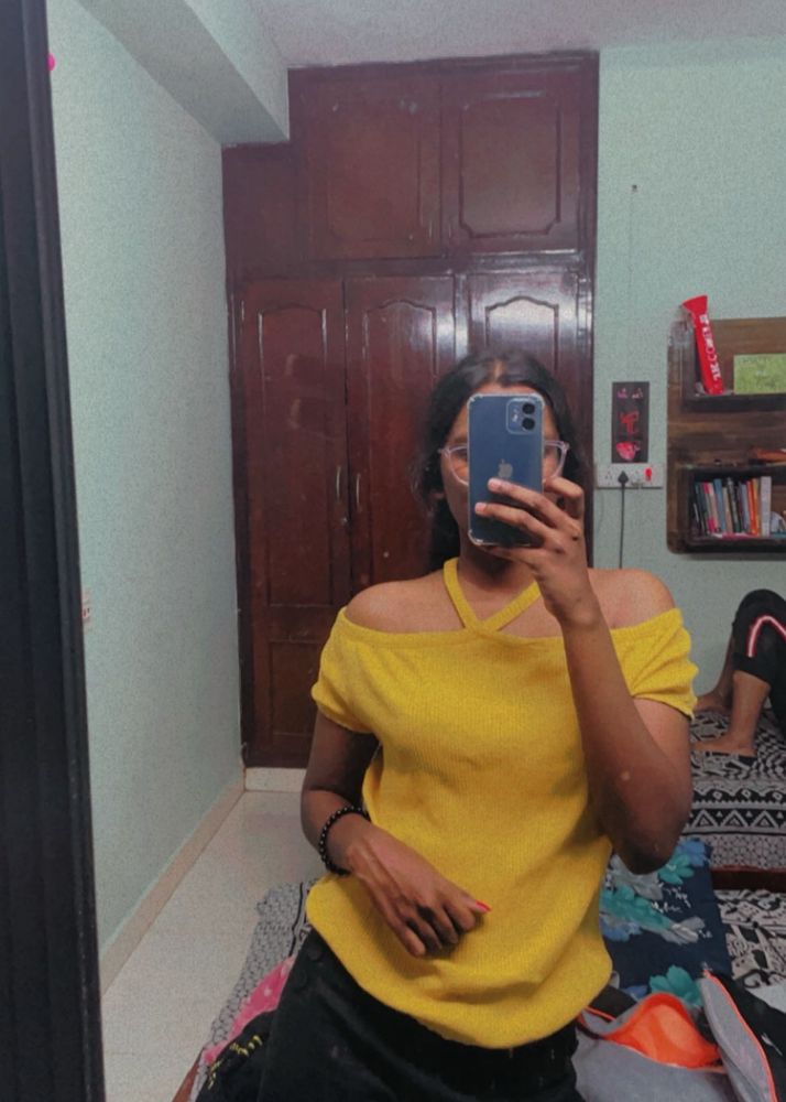 Yellow Off-Shoulder Ribbed Crop Top - M size